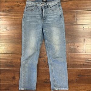 Express Women's Super High Rise mom jeans 6R